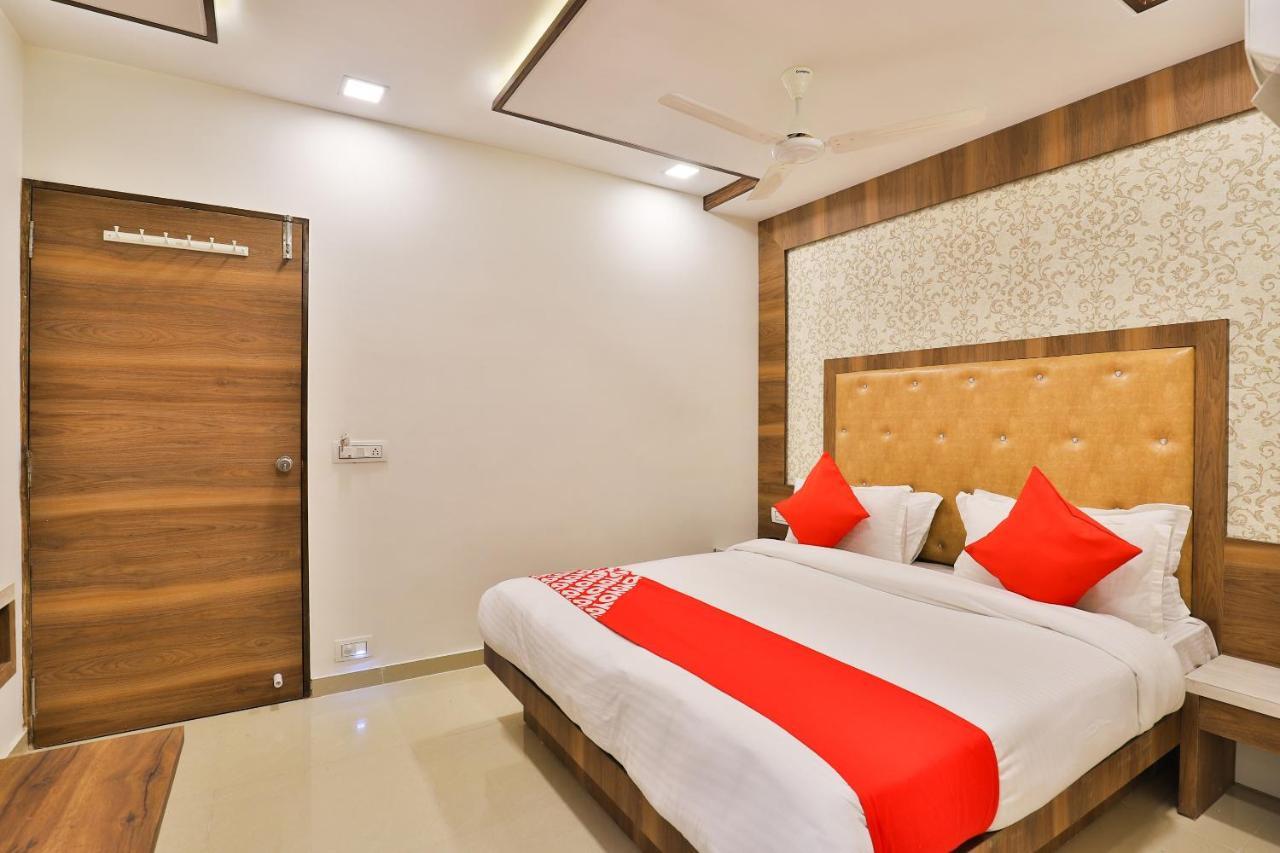 Oyo 24950 Hotel Shree Balaji Residency Ahmedabad Exterior photo